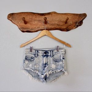 Sexy acid wash denim shorts